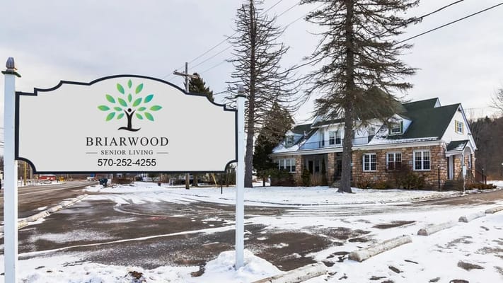 Exterior view of Briarwood Senior Living facility