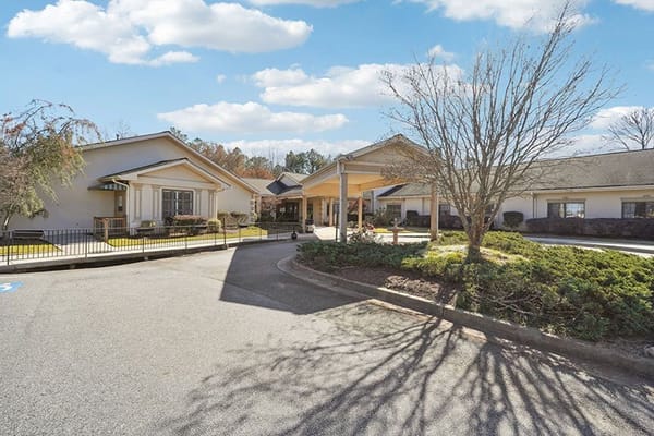 Exterior view of Cumming Health and Rehab facility