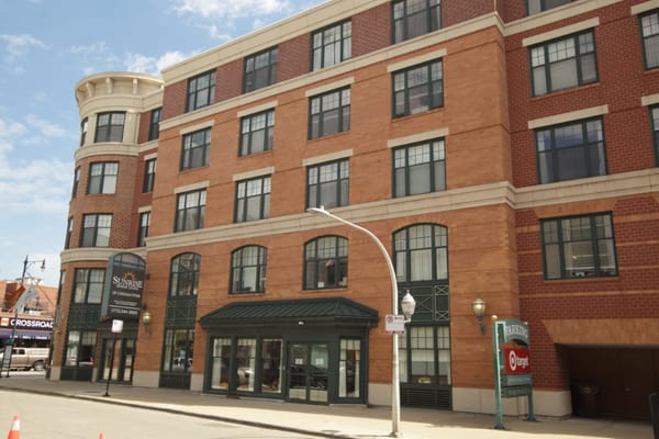 Exterior view of Sunrise of Lincoln Park facility