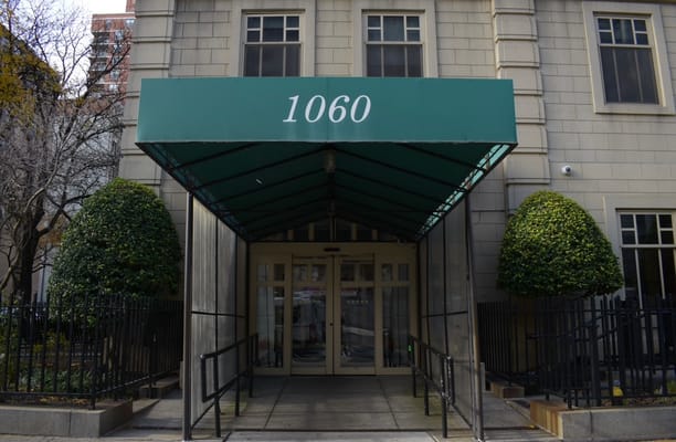 Entrance canopy of the Amsterdam Nursing Home