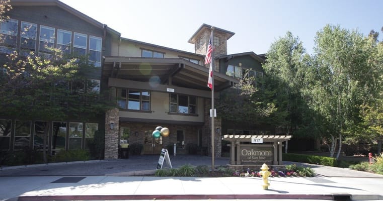 Exterior view of Oakmont of San Jose with landscaping