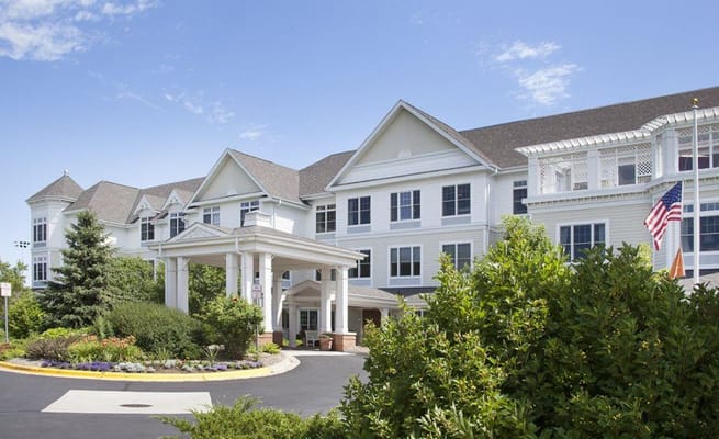 Exterior view of Sunrise of Golden Valley senior living facility