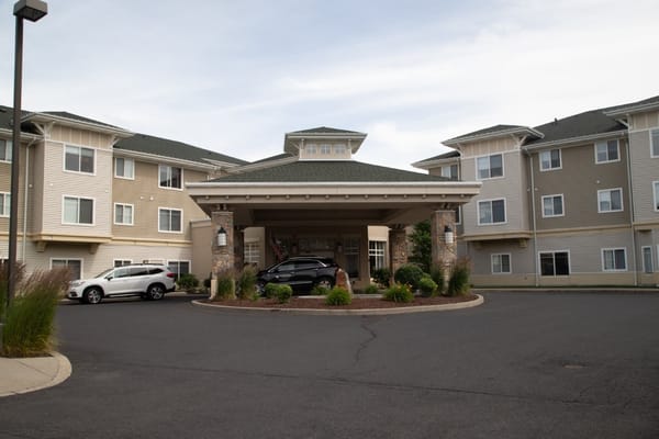 Exterior view of Fairwinds – Spokane building entrance