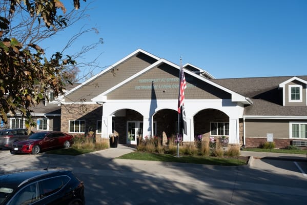 Exterior view of Edencrest at Riverwoods facility