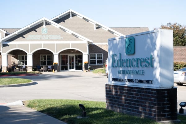 Exterior view of Edencrest at Beaverdale retirement community
