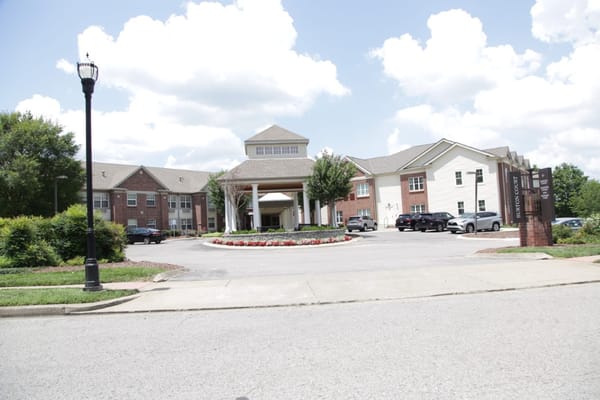 Main entrance of Blakeford at Green Hills with landscaped surroundings