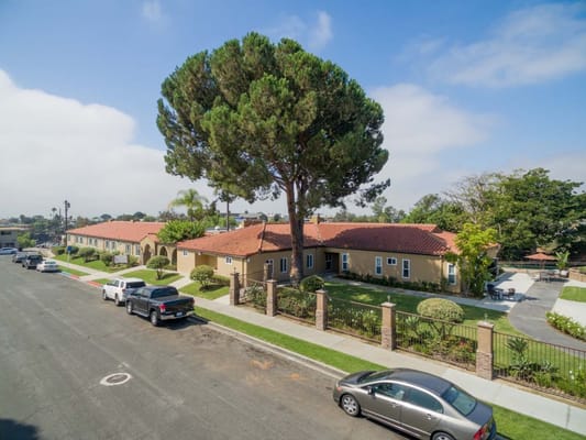 Exterior view of Arroyo Vista Nursing Center with landscaping