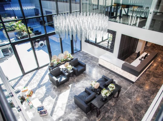 Bright and modern lobby with seating and decoration
