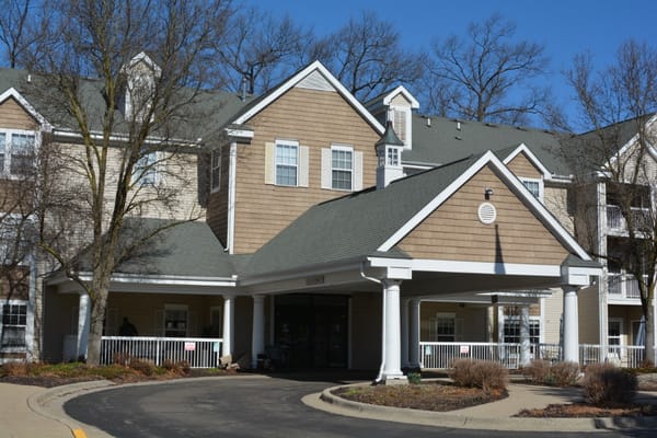 Exterior view of Baldwin House Senior Living