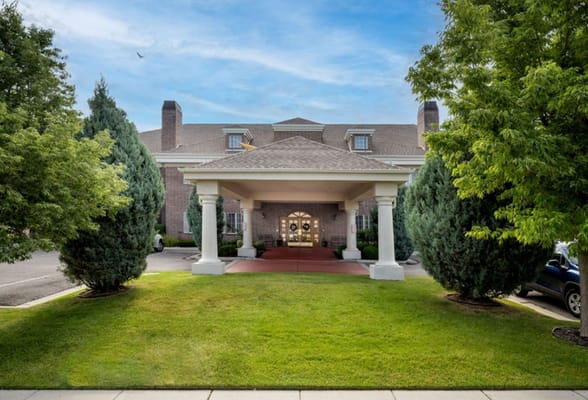 Front view of Coventry Senior Living facility