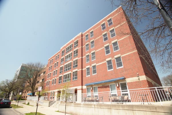 Exterior view of Covenant Home of Chicago facility