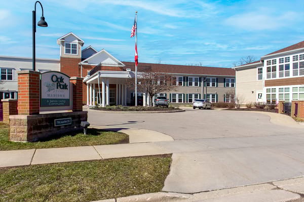 Exterior view of Oak Park Place Madison East