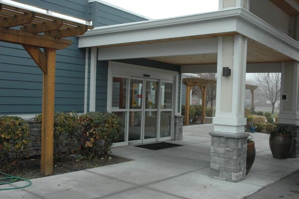 Entrance of Heatherwood Senior Living facility