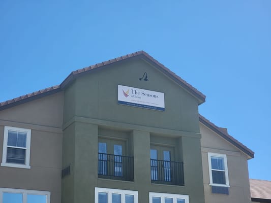 Front view of The Seasons of Reno building