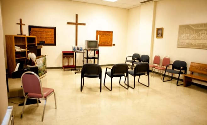Interior of a common room with chairs and decorations