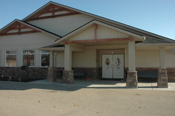 Front exterior of Copper Springs Meridian facility