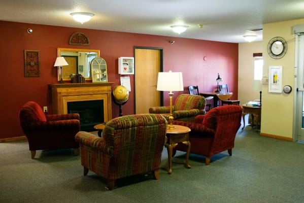 Common area with seating and decorative elements