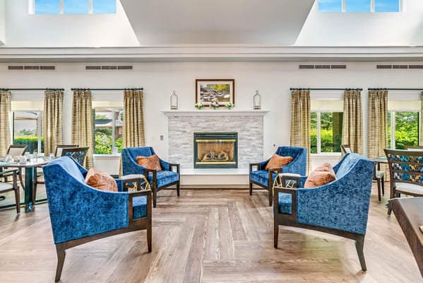 Bright and inviting common area with comfortable seating