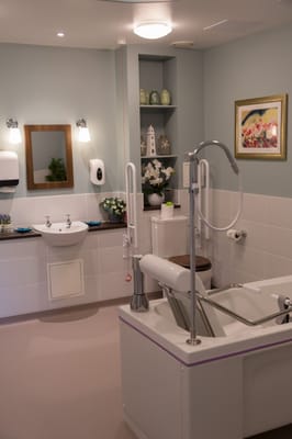 Well-equipped bathroom with accessibility features