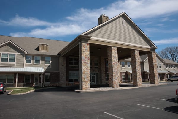 Exterior view of Forest Hills Commons entrance