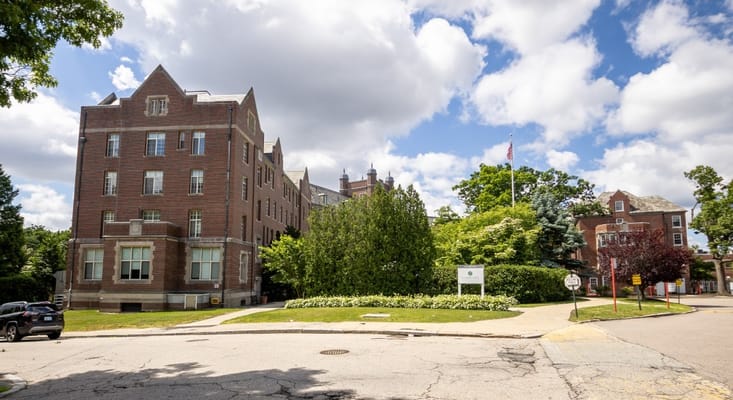 Exterior view of Elmhurst Rehabilitation & Healthcare Center