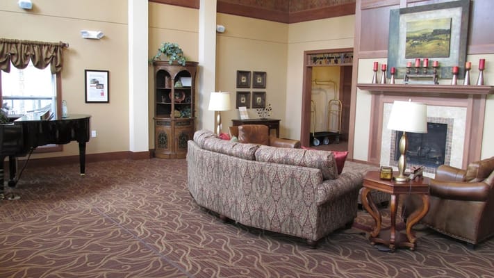 Cozy common area with furnishings and decor