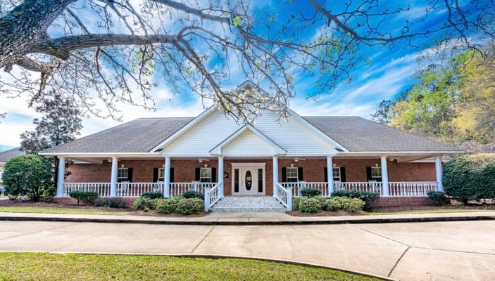Exterior view of Covington Ridge Retirement facility