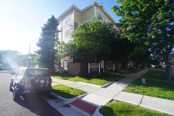 Exterior view of Sunrise at Cherry Creek building.