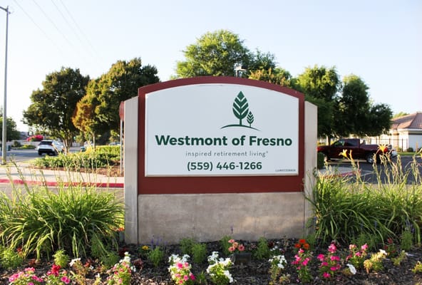 Outdoor sign for Westmont of Fresno retirement community