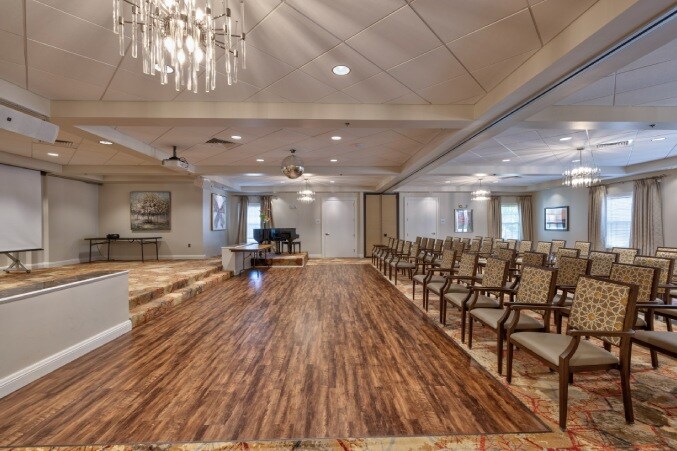 Aston Gardens at Parkland Commons