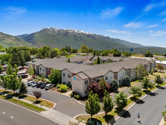 Aerial view of Avamere at Mountain Ridge with mountains in background