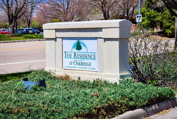 Exterior sign of The Residence at Oakridge facility