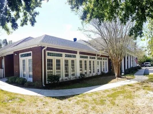 Exterior view of Dauphin Way Senior Living facility