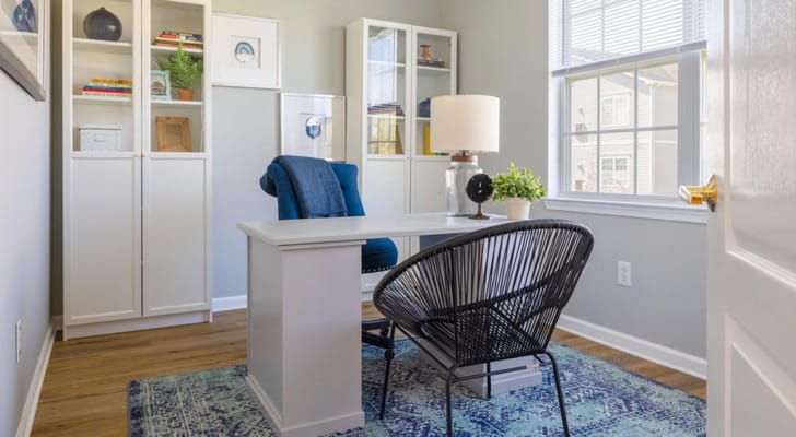 Bright, well-furnished interior office space