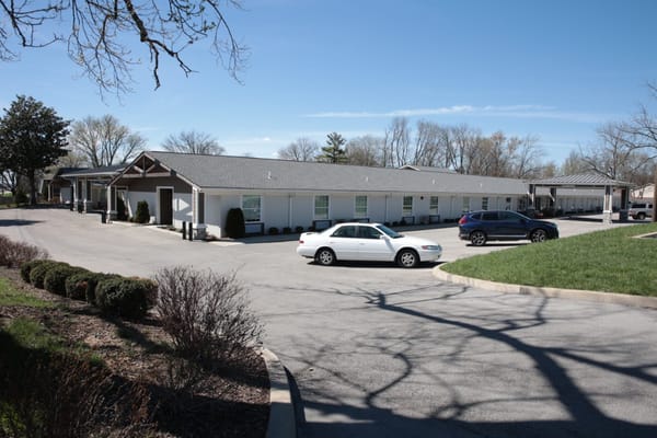 Front view of Creekside on Whipps Mill Road facility exterior