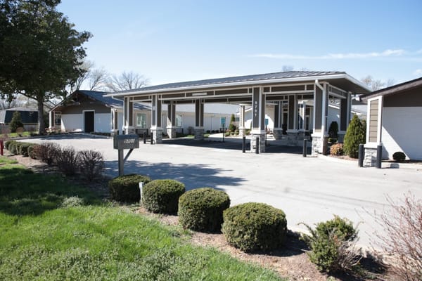 Building exterior of Creekside on Whipps Mill Road