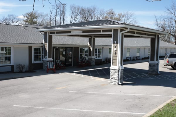 Front entrance of Creekside on Whipps Mill Road