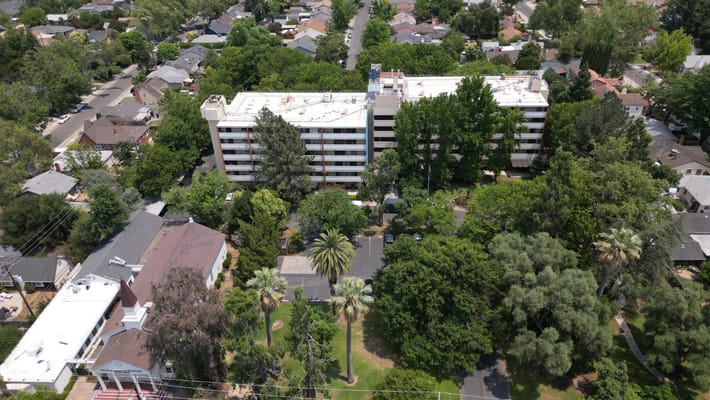 Aerial view of Eskaton Land Park surrounded by trees