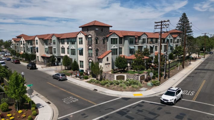 Aerial view of Oakmont of East Sacramento residential building