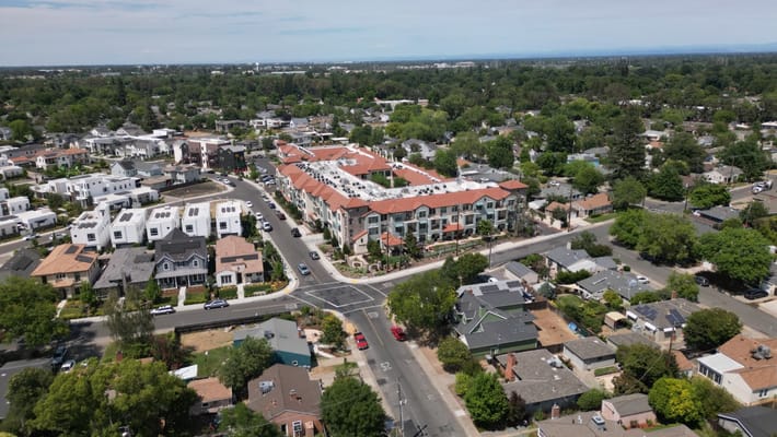 Aerial view of the Oakmont of East Sacramento facility