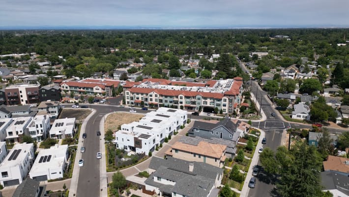 Aerial view of Oakmont of East Sacramento's residential campus