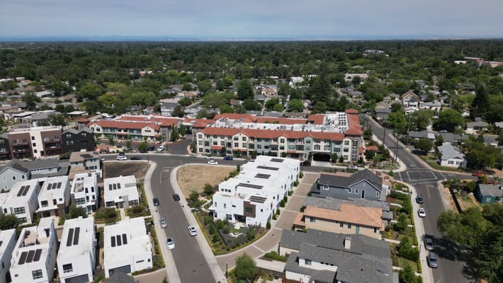 Aerial view of Oakmont of East Sacramento facility