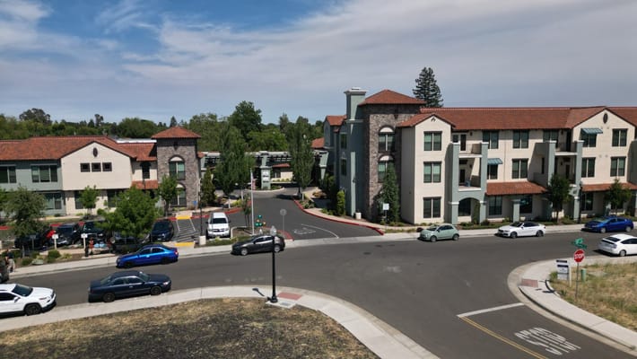Exterior view of Oakmont of East Sacramento