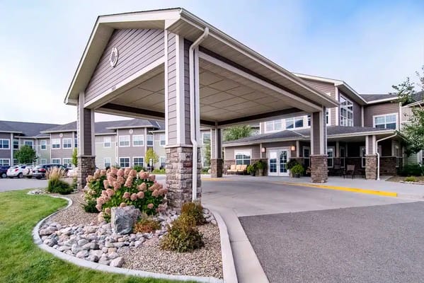 Exterior view of the entrance at Edgewood Mandan senior living facility.