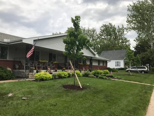 Exterior view of Havelock Manor with gardens and porch