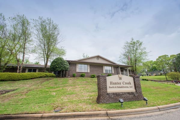 Exterior view of Hunter Creek Health and Rehabilitation facility