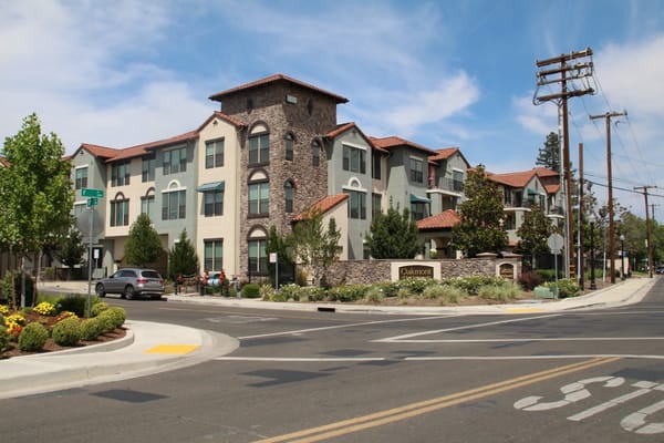 Exterior view of Oakmont of East Sacramento facility