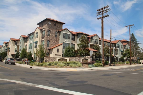 Exterior view of Oakmont of East Sacramento