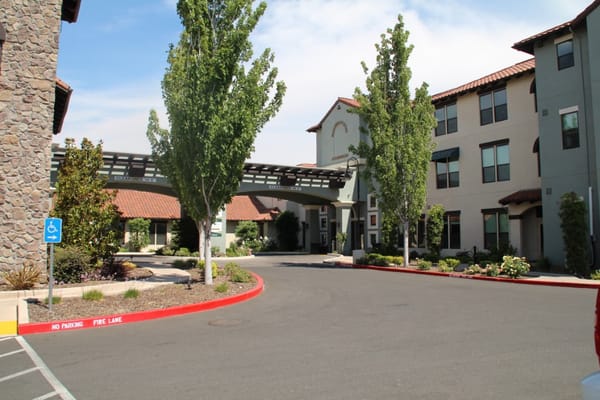 Exterior view of Oakmont of East Sacramento entrance