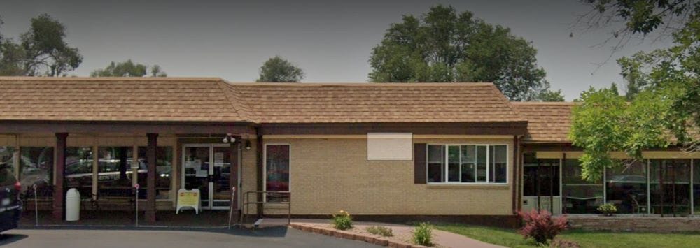 Exterior view of Mapleton Care Center building